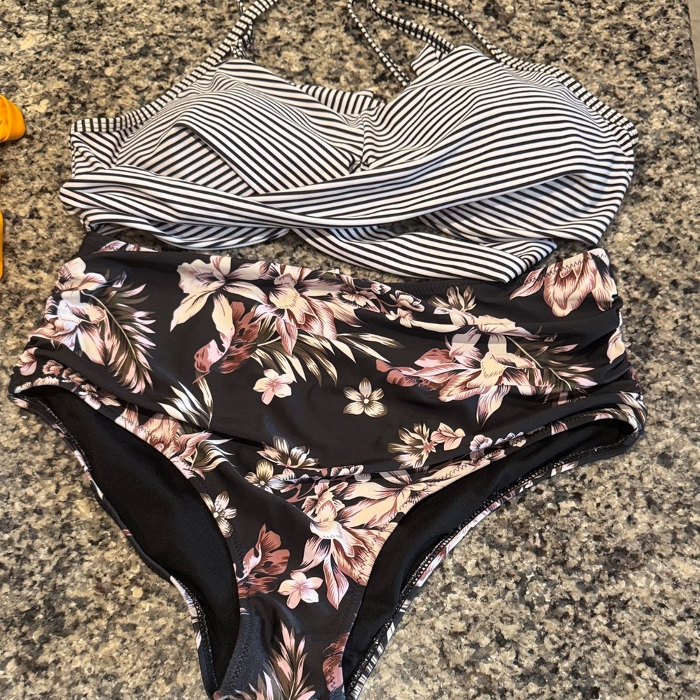Floral and Striped Tummy Control High Waisted Women’s Swimsuits size XL - Picture 6 of 8
